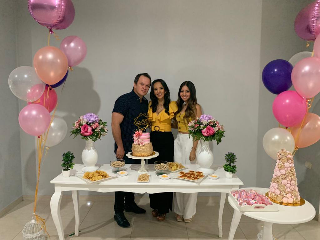 Juan Diego Matta, Silvia Lorena y Silvia Valencia.